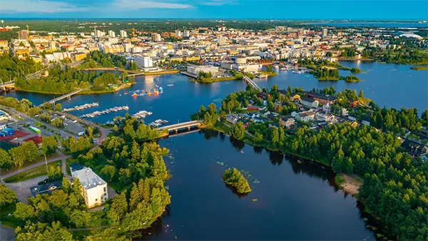 Jesienne nabrzeże Oulu